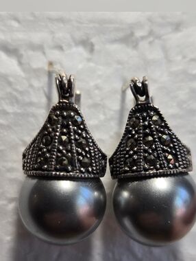 VINTAGE Sterling Silver, Marcasite & Gray Pearl Earrings